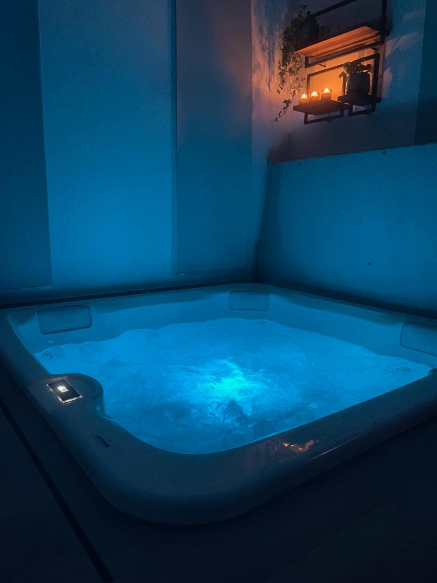 Logement Avec Jacuzzi ฌูกา ภายนอก รูปภาพ