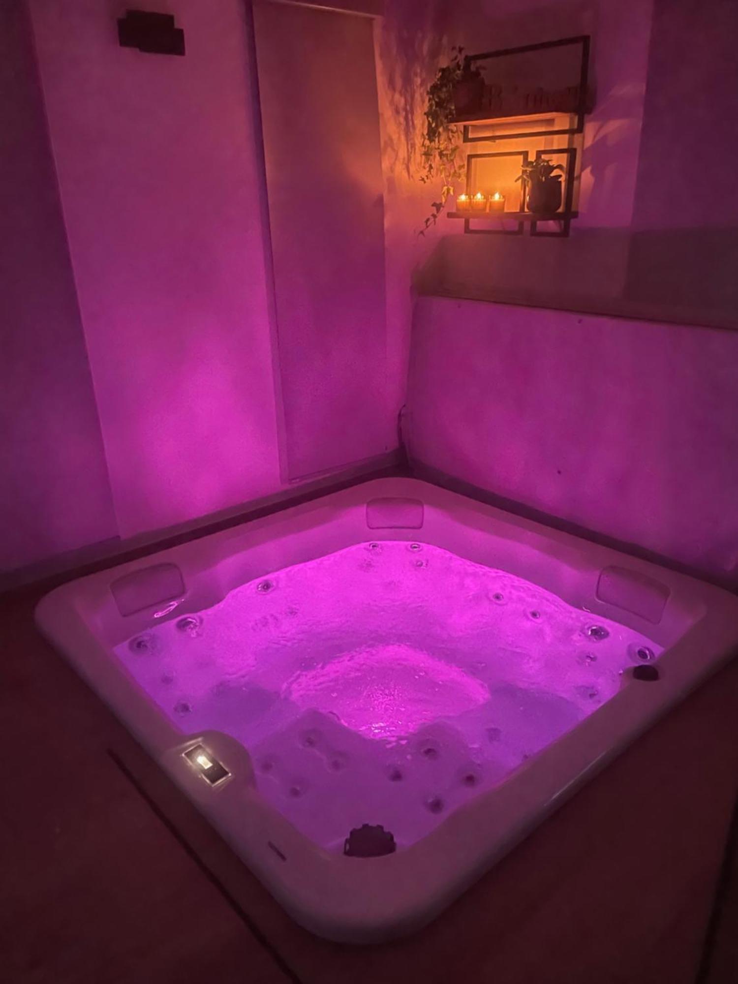 Logement Avec Jacuzzi ฌูกา ภายนอก รูปภาพ