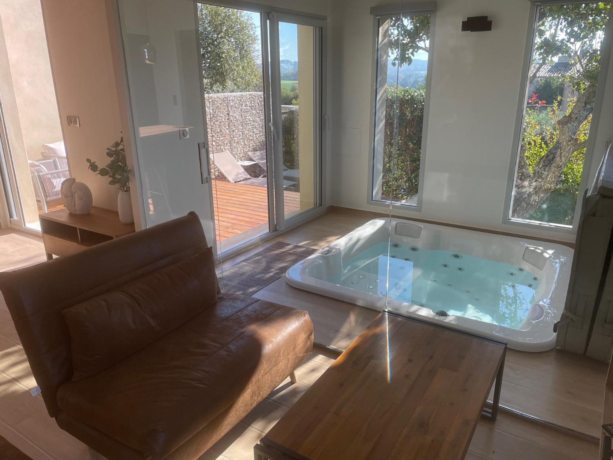 Logement Avec Jacuzzi ฌูกา ภายนอก รูปภาพ
